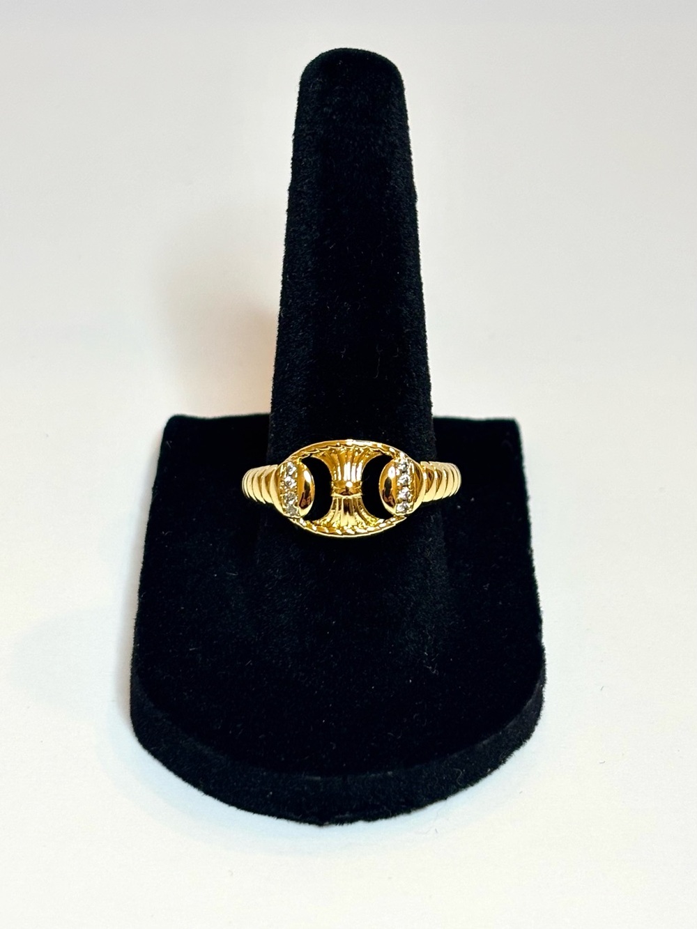 Gold mariner link ring